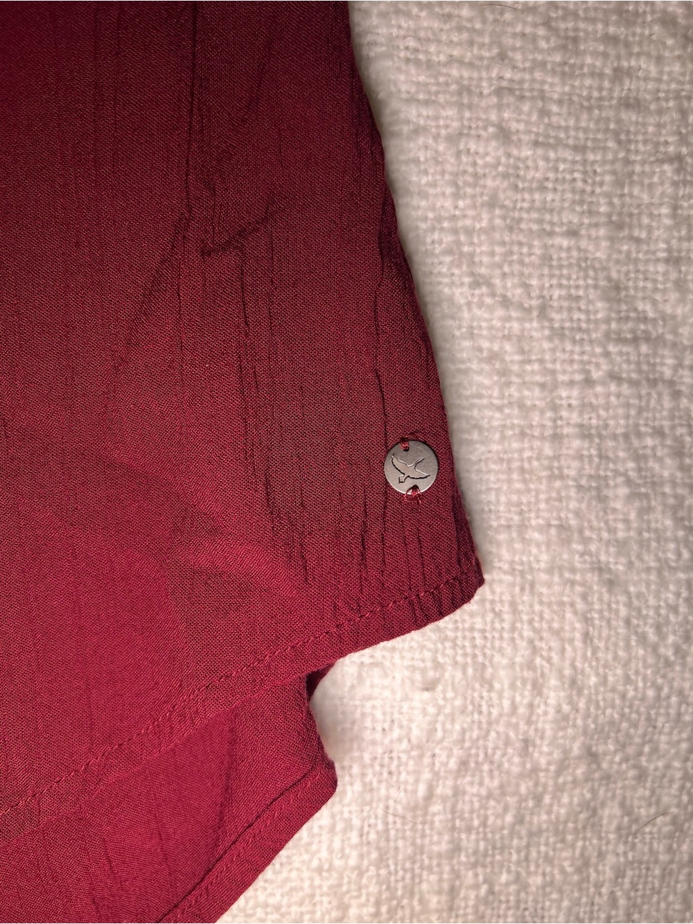 Eddie Bauer Women’s Sleeveless Office Button-Down Blouse in Wine - Picture 3 of 10